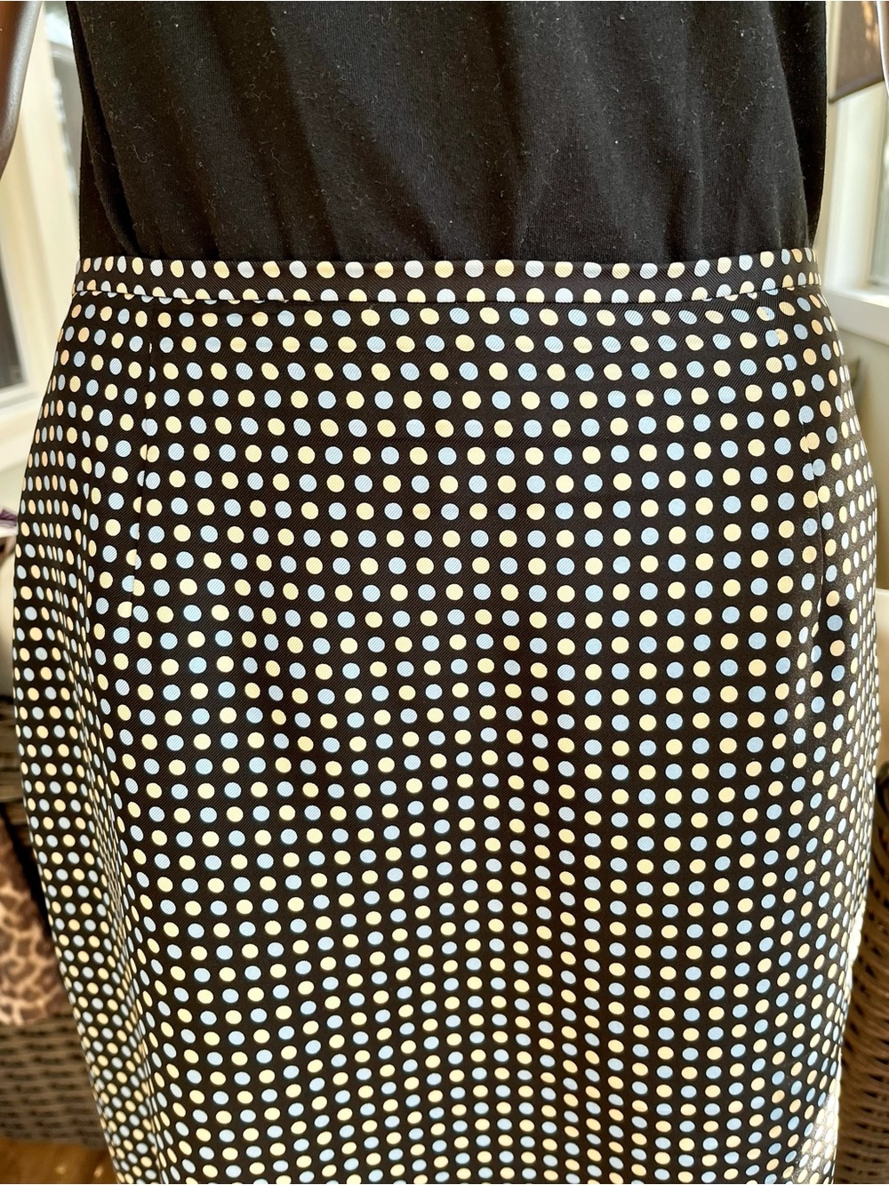 Ann Taylor 100% Silk Polka Dot Pencil Skirt Black Blue Tan Size 8 Lined - Picture 3 of 7